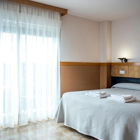 Hotel Ria De Суансес Екстериор снимка
