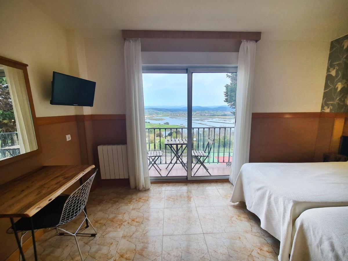 Hotel Ria De Суансес Екстериор снимка