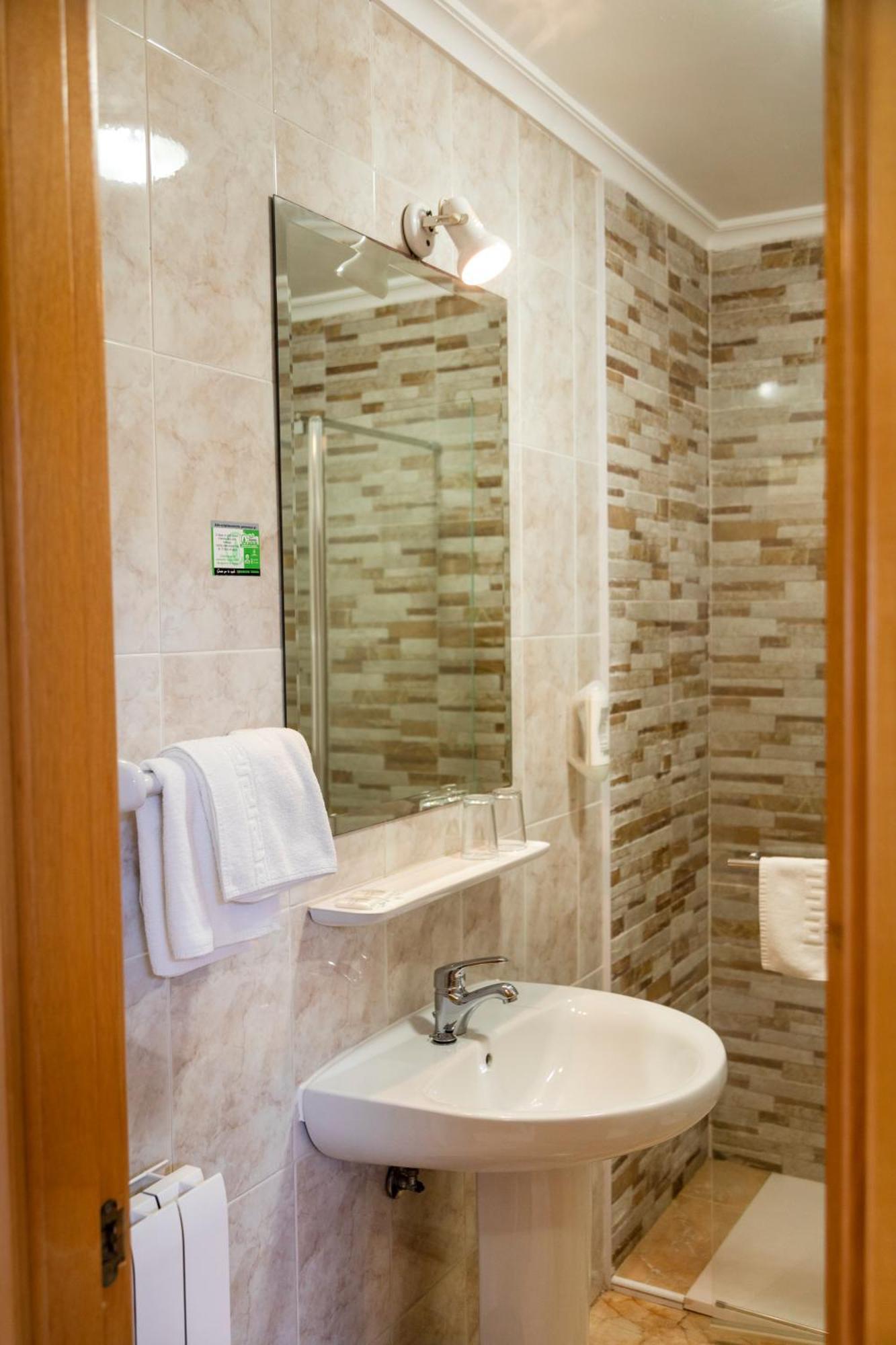 Hotel Ria De Суансес Екстериор снимка