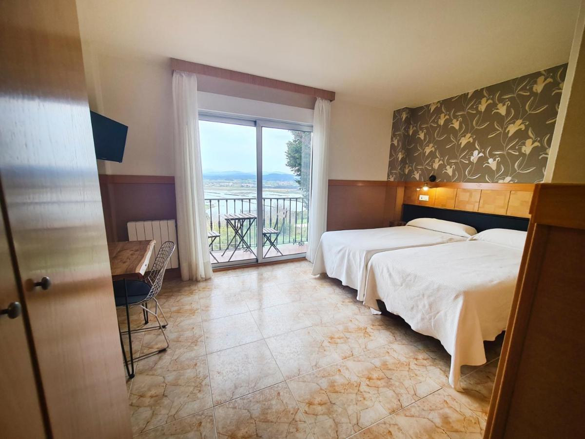 Hotel Ria De Суансес Екстериор снимка