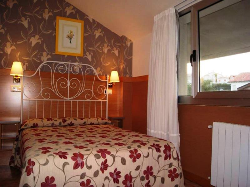Hotel Ria De Суансес Екстериор снимка