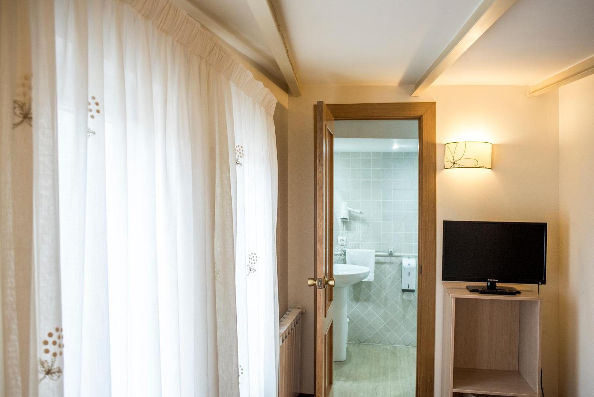 Hotel Ria De Суансес Екстериор снимка